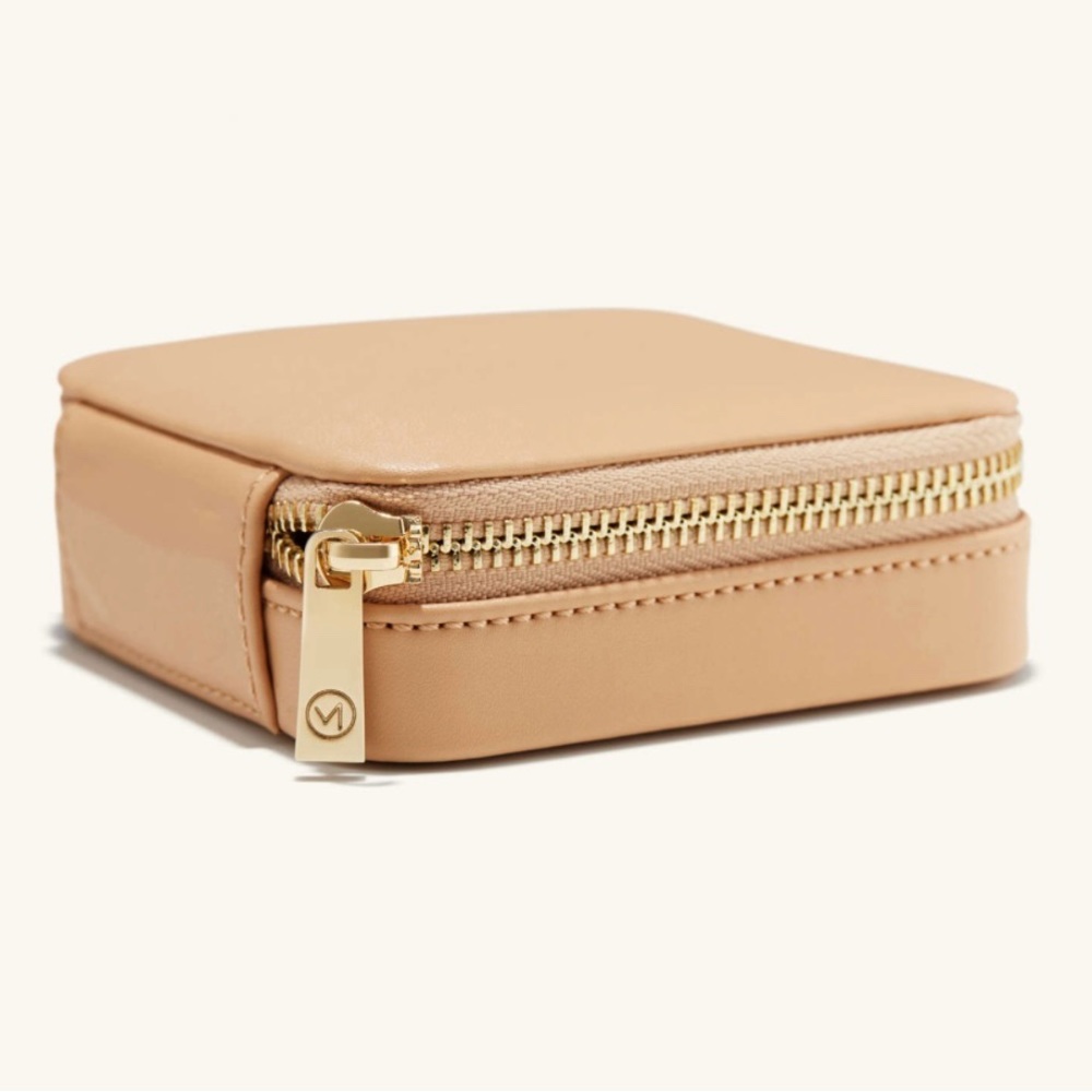 Mejuri Jewelry Travel Case - Beige Grain Leather